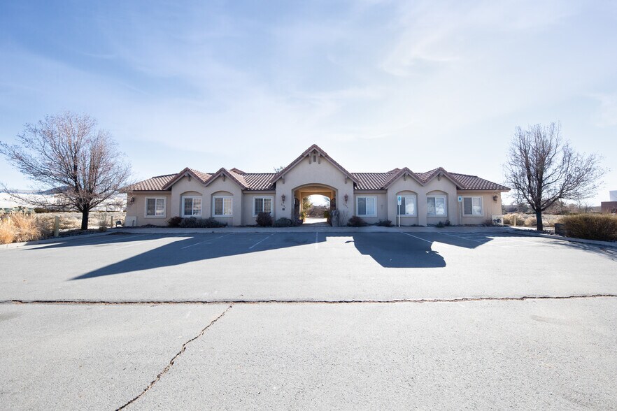 More Photos Of 130 Circuit Ct, Sparks Warehouse For Sale