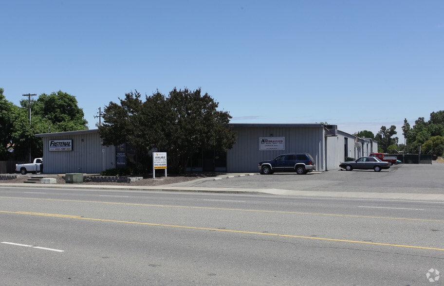 More Photos Of 501-511 Harbor Blvd, West Sacramento Warehouse For Lease