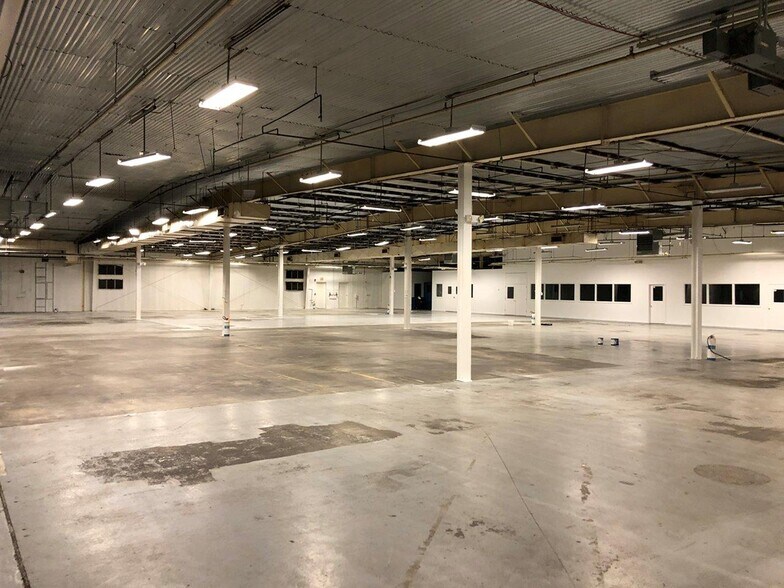 More Photos Of 159 Grassy Plain St, Bethel Manufacturing For Lease