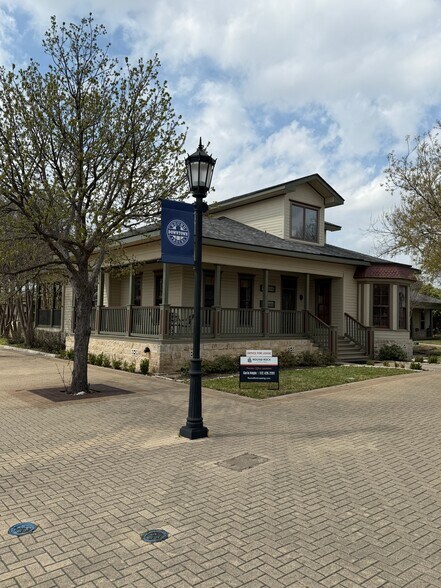 More Photos Of 411 W Main St, Round Rock Unknown For Lease