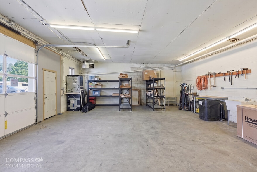 More Photos Of 180 & 190 NE Irving Avenue, Bend Office For Sale