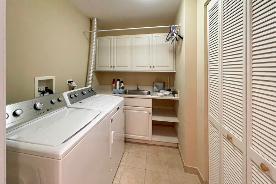 More Photos Of 3556 Western Ave, Highland Park Apartments For Sale