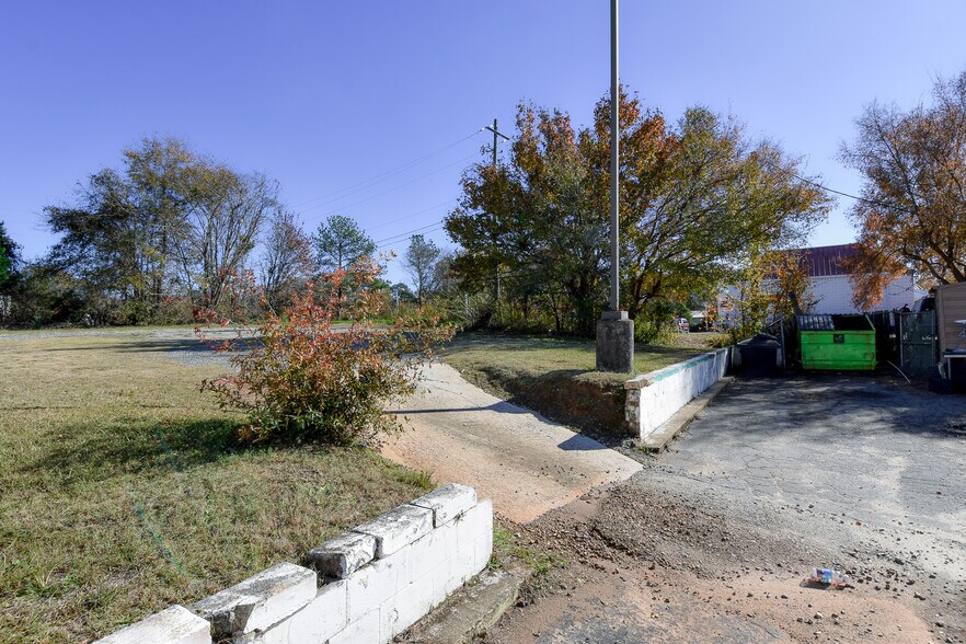 More Photos Of 1082 Highway 19 N, Thomaston Restaurant For Sale