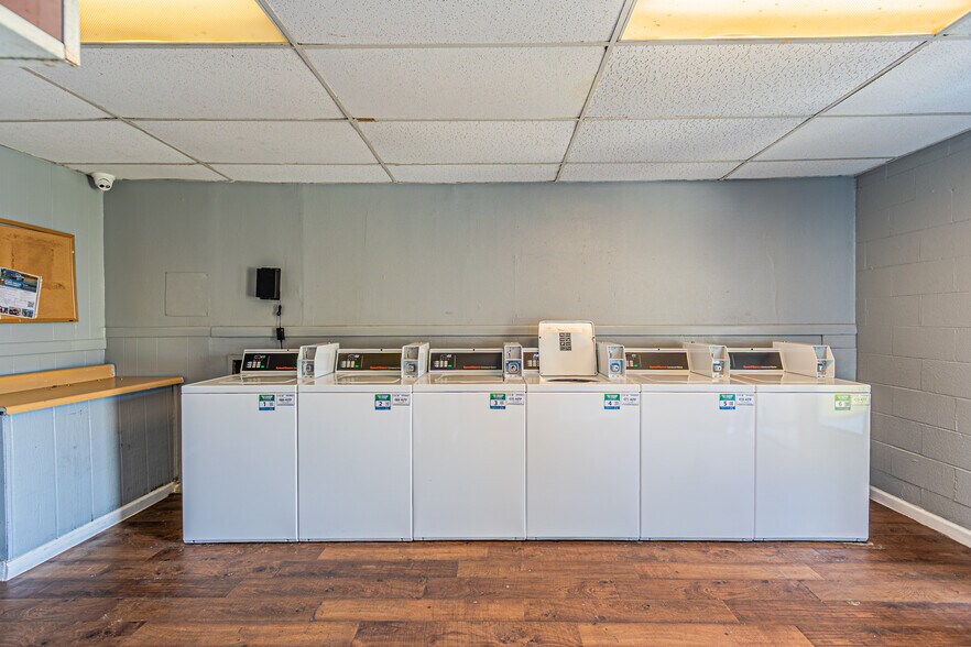 More Photos Of 450 E Hurst Blvd, Hurst Apartments For Sale