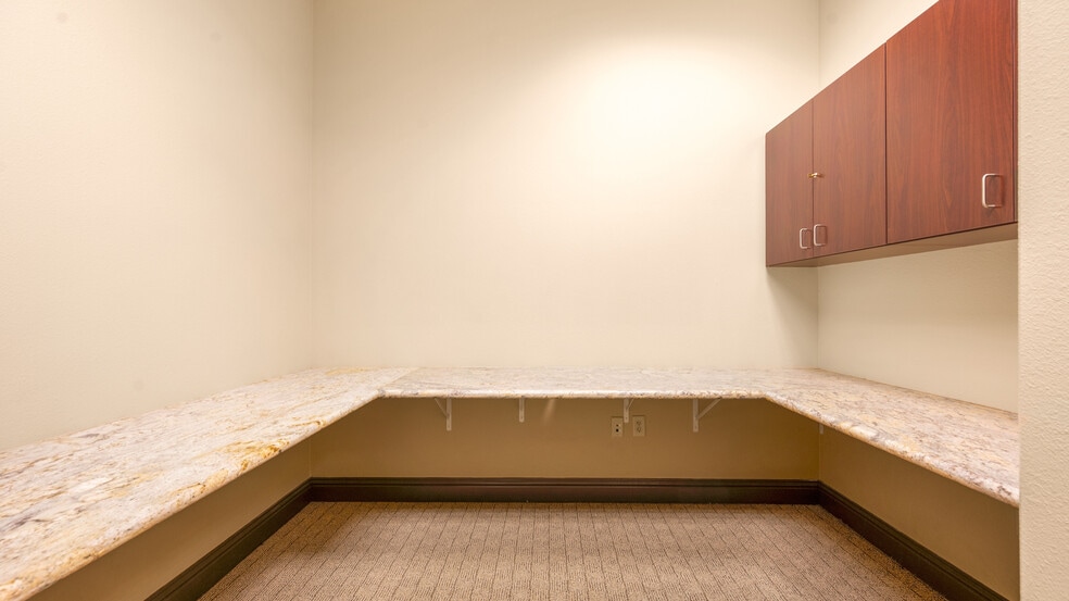 More Photos Of 7206 N Milburn Ave, Fresno Medical For Lease