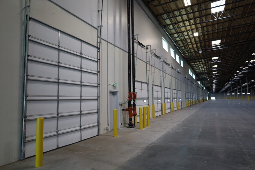 More Photos Of 727 Milan Dr, Sparks Distribution For Lease