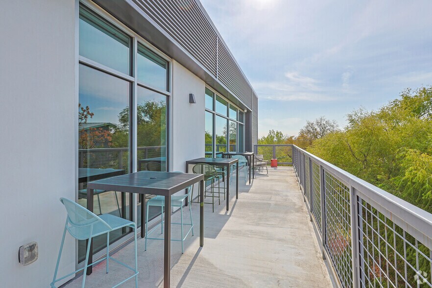 More Photos Of 2105 E Martin Luther King Jr Blvd, Austin Coworking Space