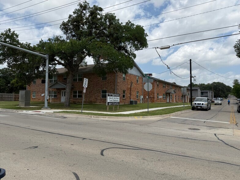 More Photos Of 2266 W Oak St, Denton Apartments For Sale