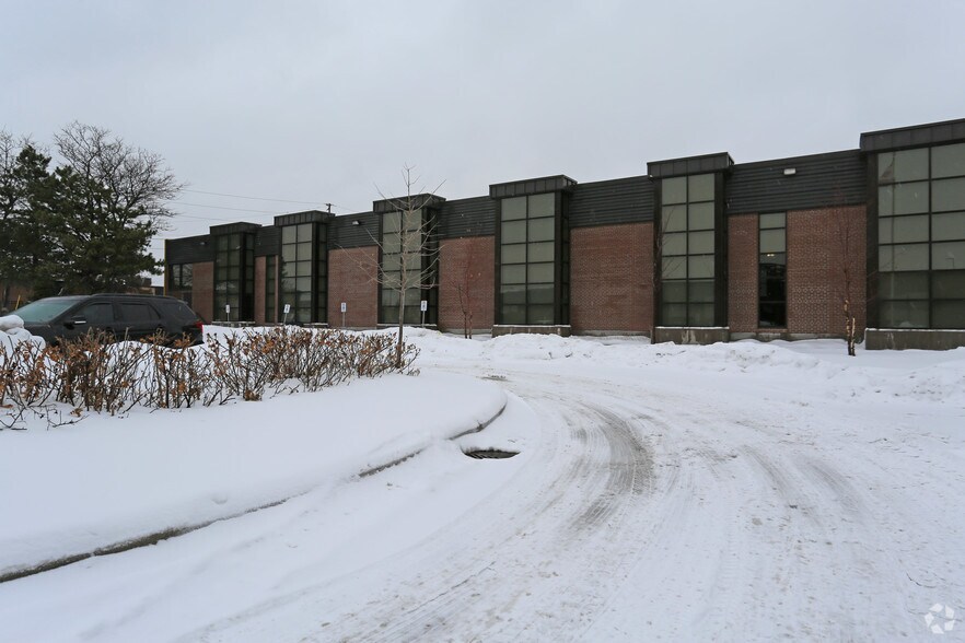 More Photos Of 453 Fairall St, Ajax Showroom For Lease