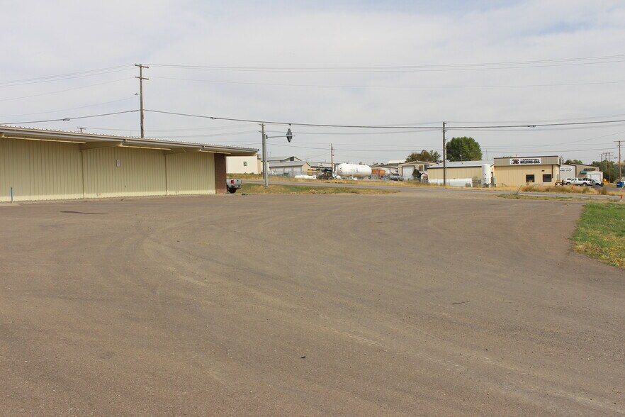 More Photos Of 1401 25th Ave, Black Eagle Freestanding For Lease