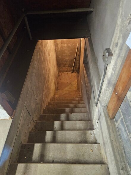 More Photos Of 173 Water St, Bridgeton Warehouse For Sale