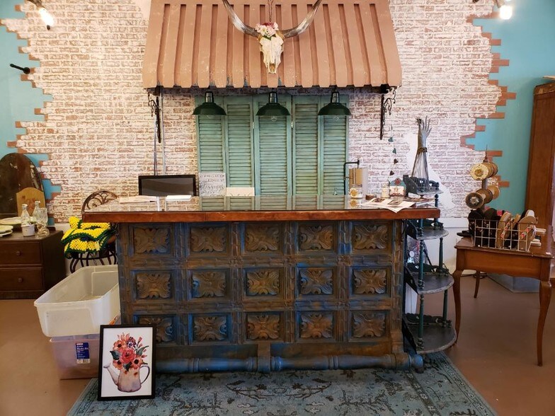 More Photos Of 1255 W Highway 6, Alvin Freestanding For Sale