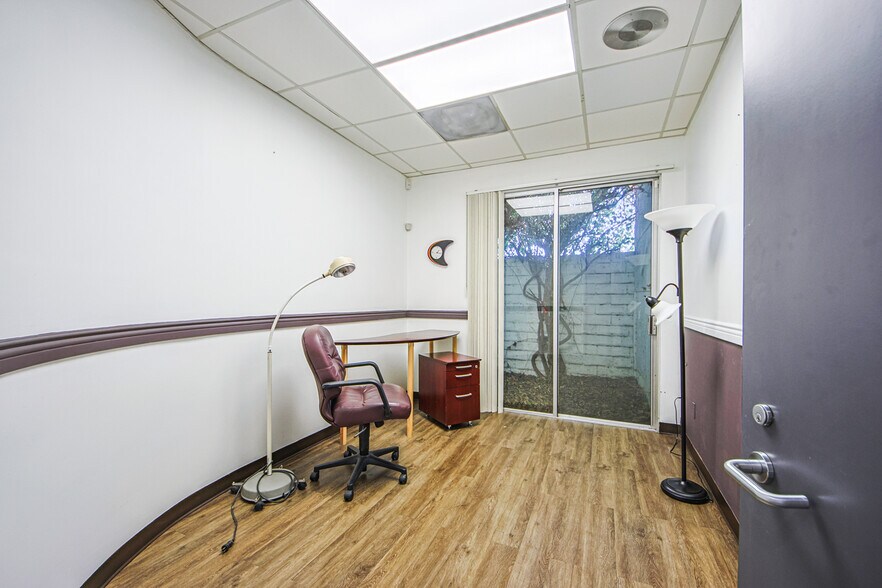 More Photos Of 18445 Vanowen St, Reseda Medical For Sale