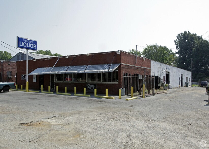 Primary Photo Of 2090 Elvis Presley Blvd, Memphis Freestanding For Sale