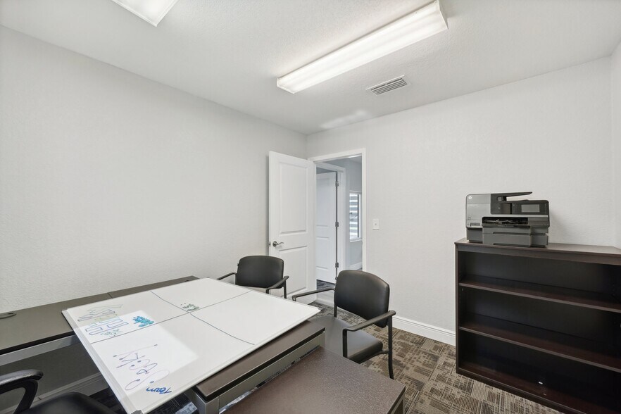 More Photos Of 3209 30th Ave S, Saint Petersburg Office For Lease