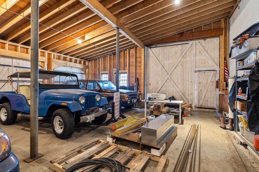 More Photos Of 1037 Wiscasset rd, Boothbay Flex For Sale