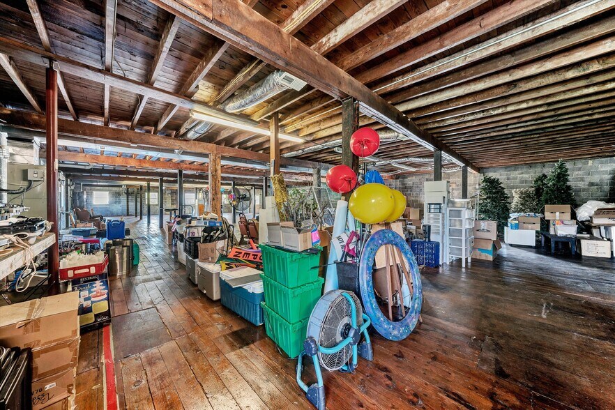 More Photos Of 106 Stoney Battery Rd, Troutville Winery Vineyard For Sale