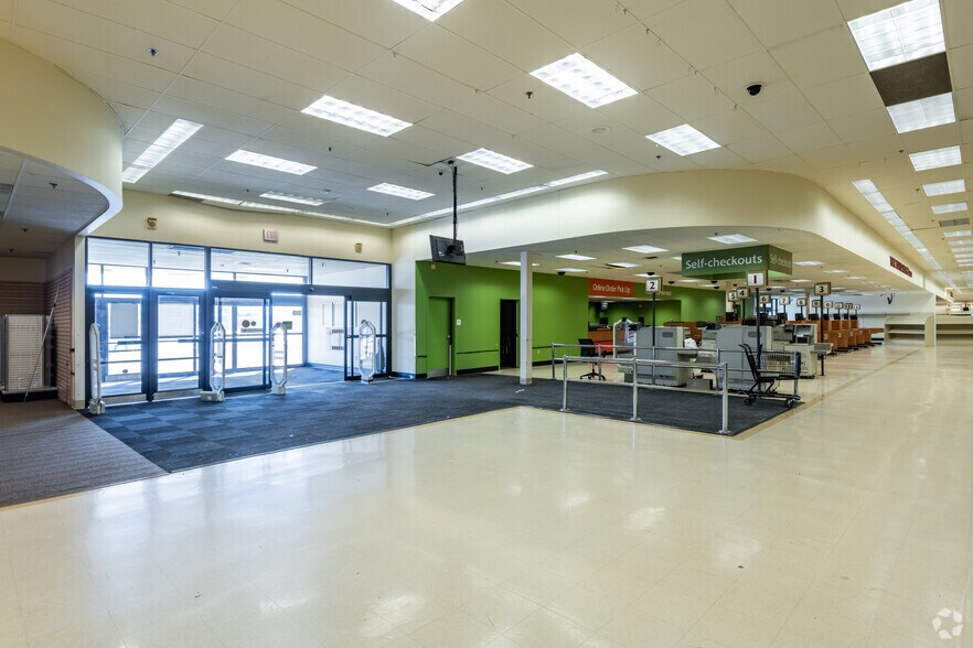 More Photos Of 1000 W Northland Ave, Appleton Freestanding For Sale