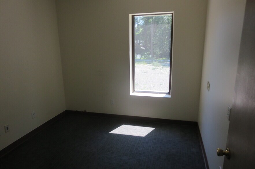 More Photos Of 189 Main Rd, Riverhead Medical For Lease