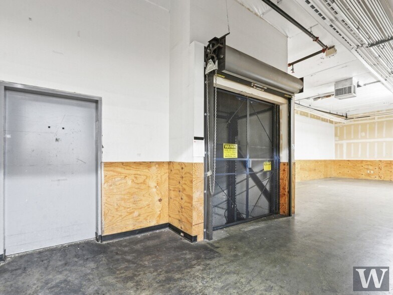 More Photos Of 10830 Santa Monica Blvd, Los Angeles Storefront Retail Office For Sale