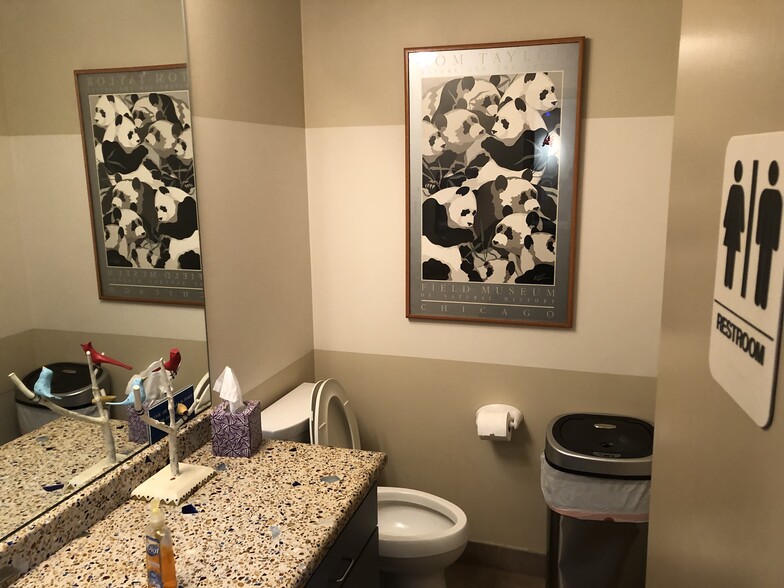 More Photos Of 810 Canton Rd, Marietta Medical For Lease