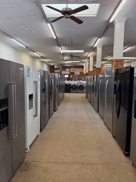 More Photos Of 122 W 7th St, Hanford Storefront Retail Office For Sale