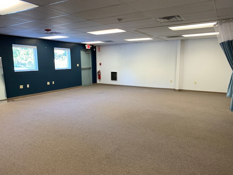 More Photos Of 7260 Post Rd, North Kingstown Medical For Lease