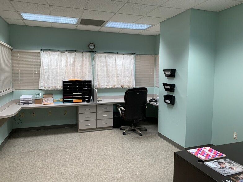 More Photos Of 305 Westfield Rd, Knoxville Medical For Sale