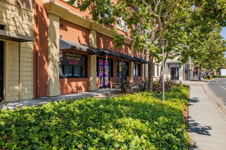 More Photos Of 30703-30719 Union City Blvd, Union City Storefront For Sale