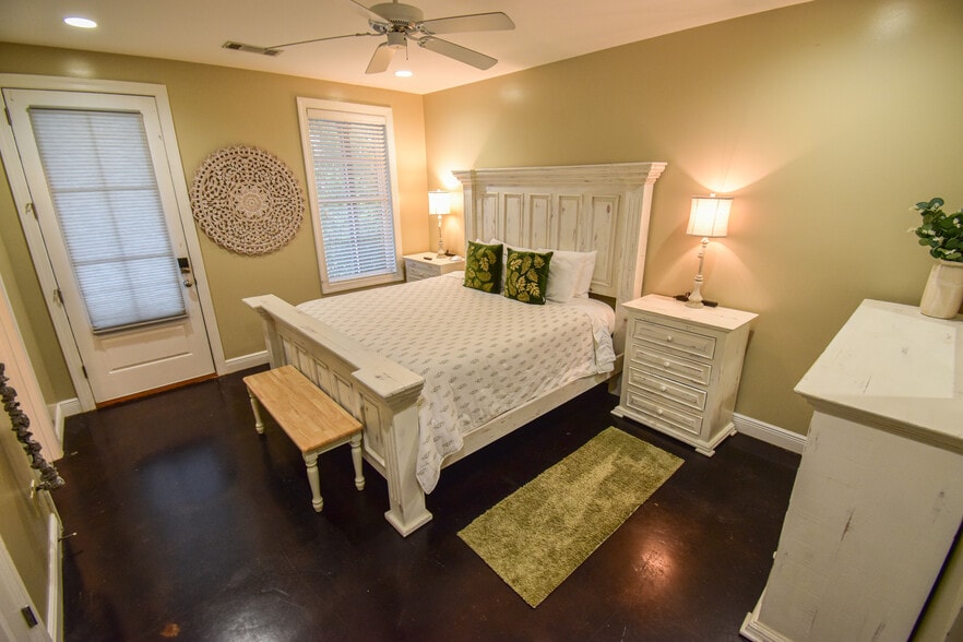 More Photos Of , Tuscaloosa Unknown For Sale