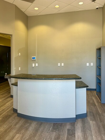 More Photos Of 8765 W Kelton Ln, Peoria Office For Lease