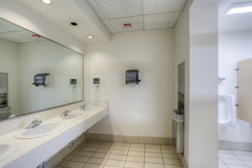 More Photos Of 7910 SW 57th Ave, South Miami Office Residential For Lease