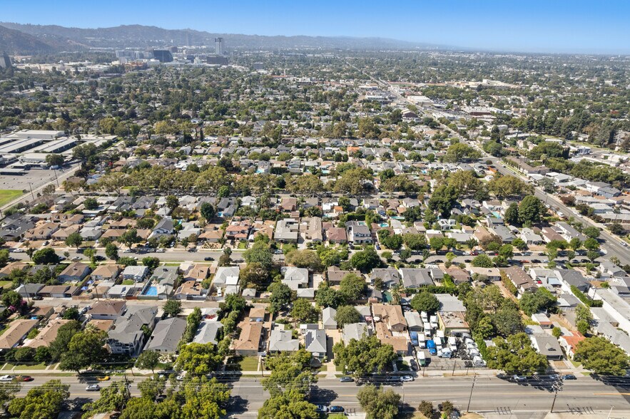 More Photos Of 445 S Main St, Burbank Apartments For Sale