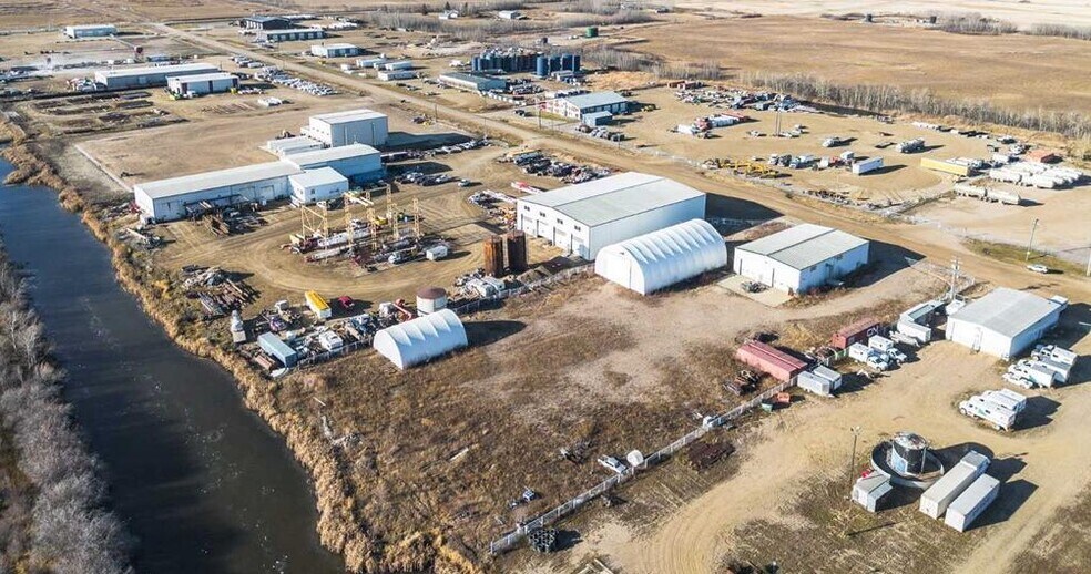 More Photos Of 39 Production Av, Vermilion River County No 24 Service For Sale