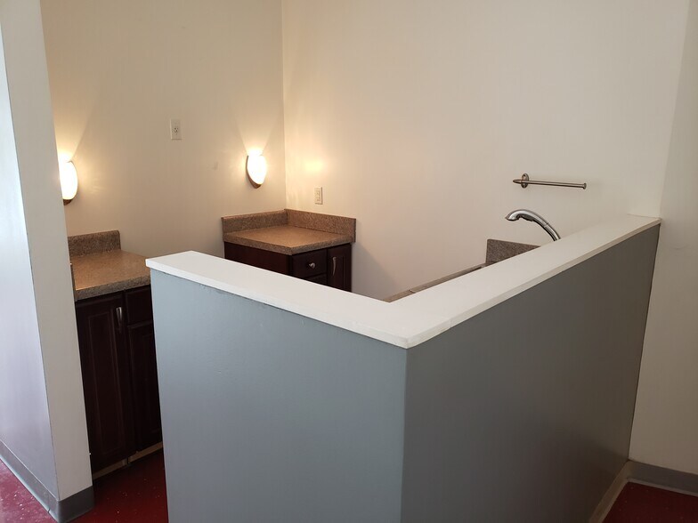 More Photos Of 3059-3061 SE Monroe St, Stuart Warehouse For Lease