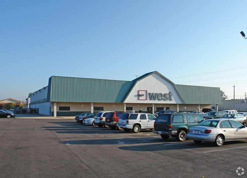 More Photos Of 3262 Dauphin St, Mobile Freestanding For Lease