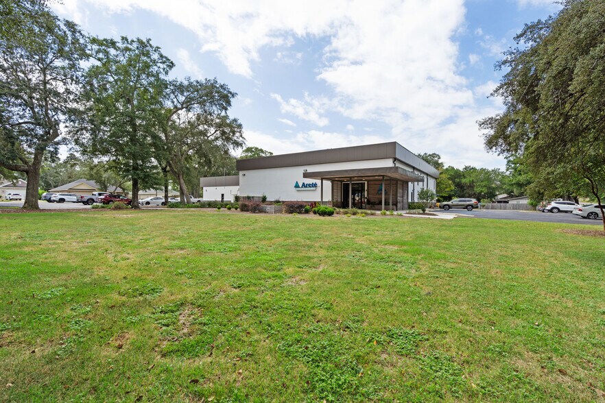 More Photos Of 313-315 Edge Ave, Valparaiso Office For Sale