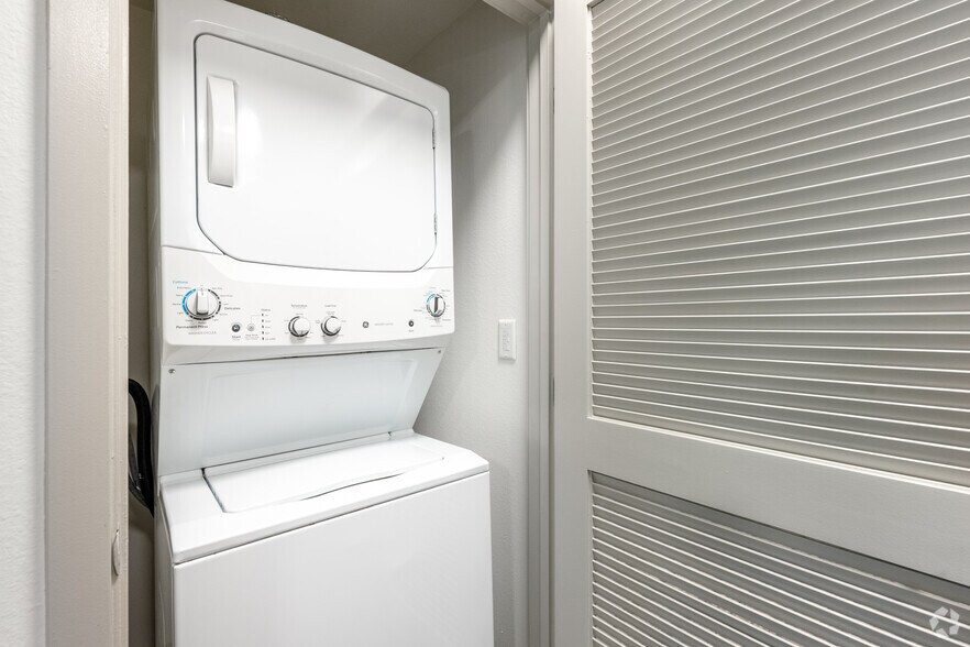 More Photos Of 1200 S Grand Ave, Los Angeles Apartments For Lease