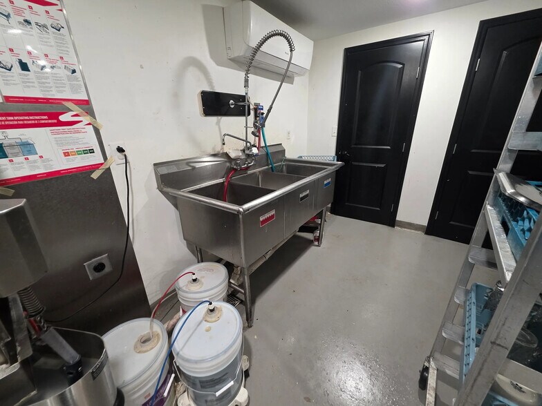 More Photos Of 415 Saint Louis Ave, Excelsior Springs Restaurant For Lease