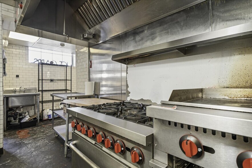 More Photos Of 134 W Main St, Goshen Storefront Retail Residential For Lease