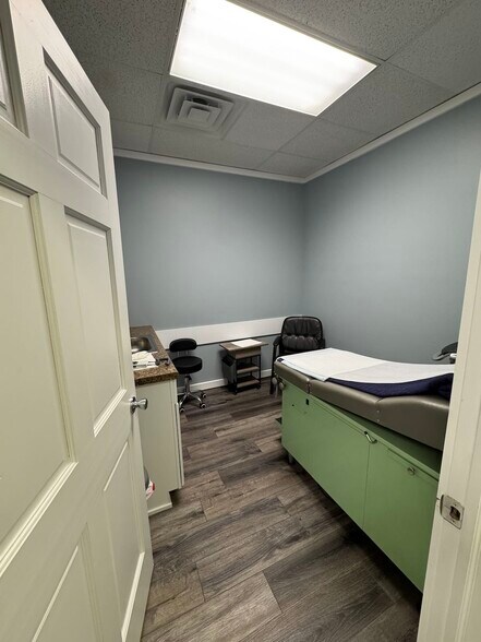 More Photos Of 15065 Kinsman Rd, Middlefield Storefront Retail Office For Lease