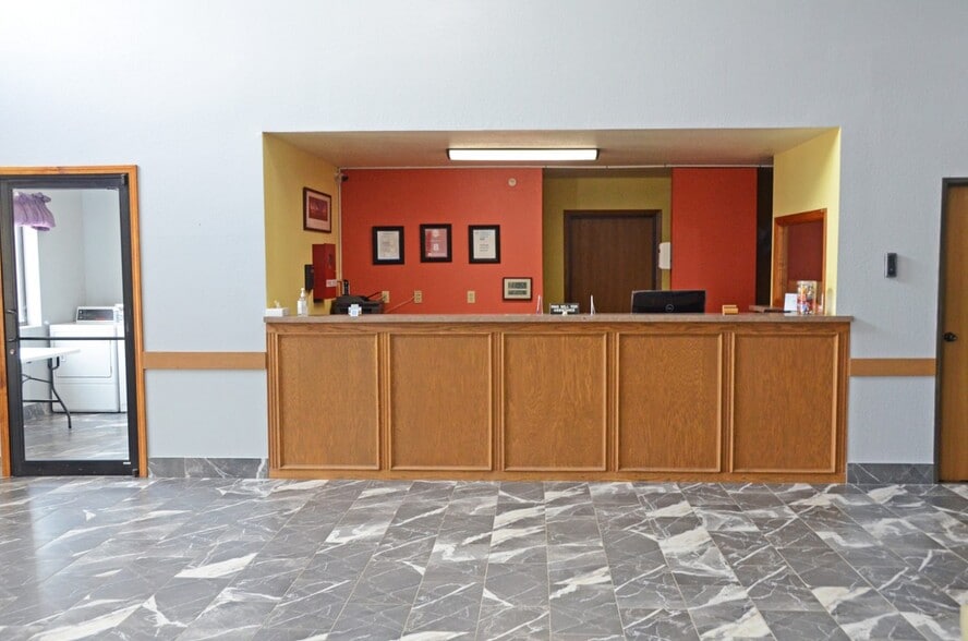More Photos Of 1150 E Linn St, Canton Hotel For Sale