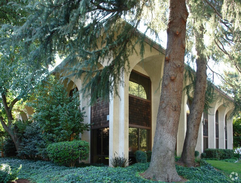 More Photos Of 650 University Ave, Sacramento Office For Sale