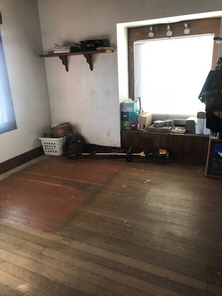 More Photos Of 2757 Foothill Blvd, La Crescenta Freestanding For Sale