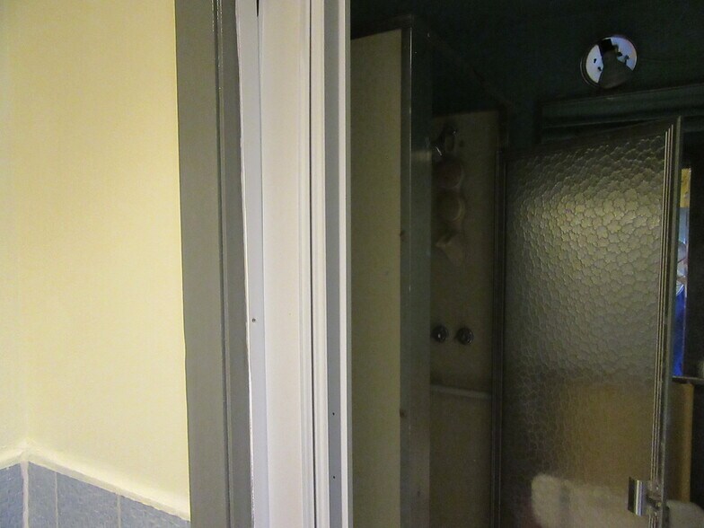 More Photos Of 2810-2812 N Broad St, Philadelphia Office Residential For Sale