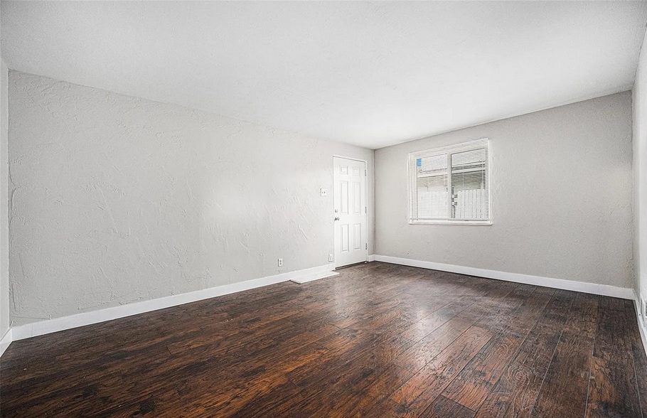 More Photos Of 1143 Akron St, Aurora Apartments For Sale