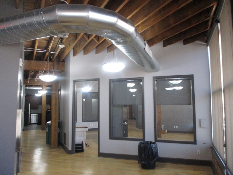 More Photos Of 614 N 11th St, Saint Louis Office For Sale