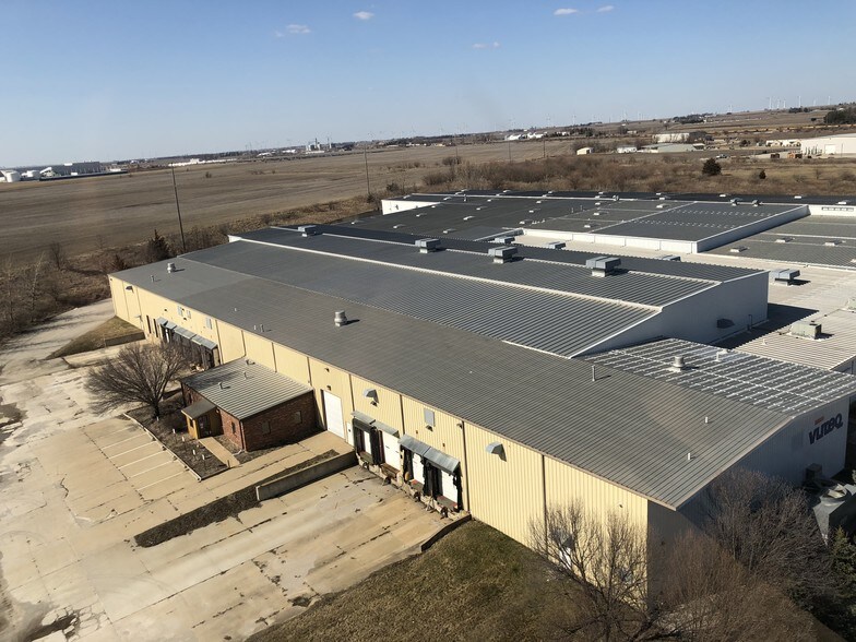 More Photos Of 2224 W College Ave, Normal Manufacturing For Lease