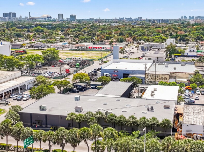 More Photos Of 2500 NW 39th St, Miami Light Distribution For Sale
