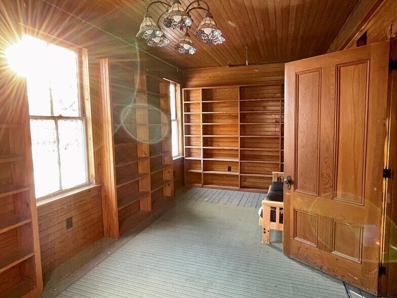 More Photos Of 12 Church Rd, Readfield Flex For Sale